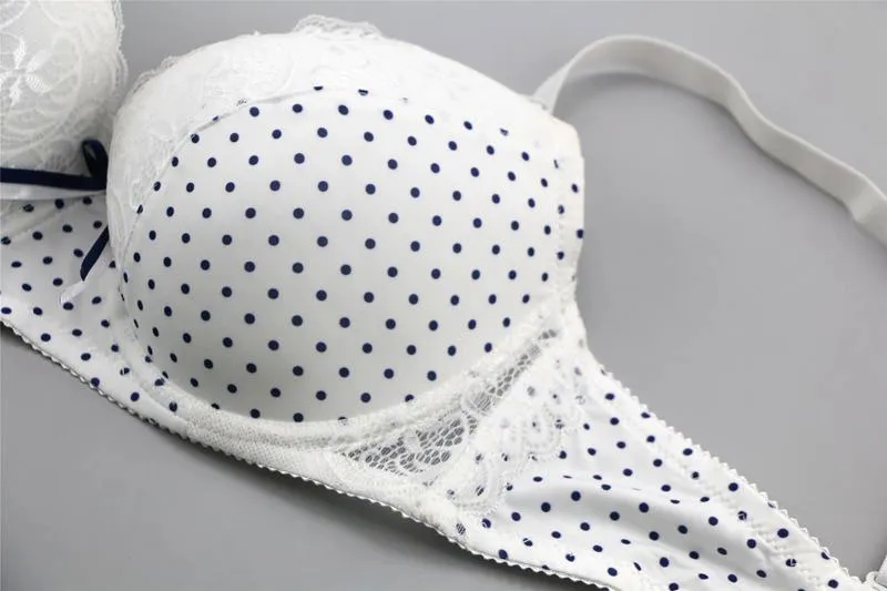 Plus Size Full Coverage Deep V Push Up Bra - Adjustable Straps