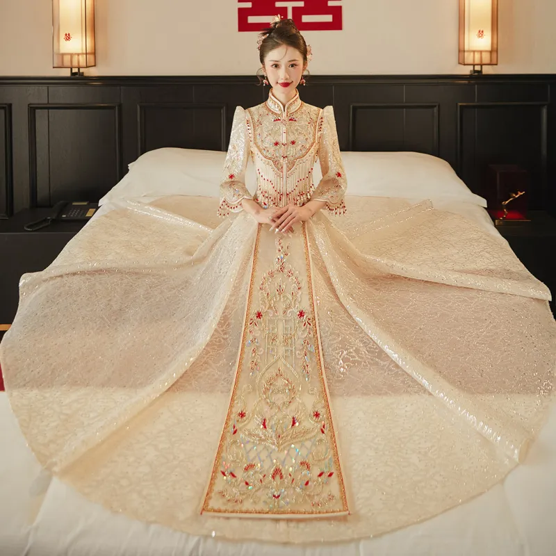 ガウンコート Vintage Embroidered satin china gown Vintage 30's 40's Red Satin Silk Embroidered Chinese Robe, Kimono