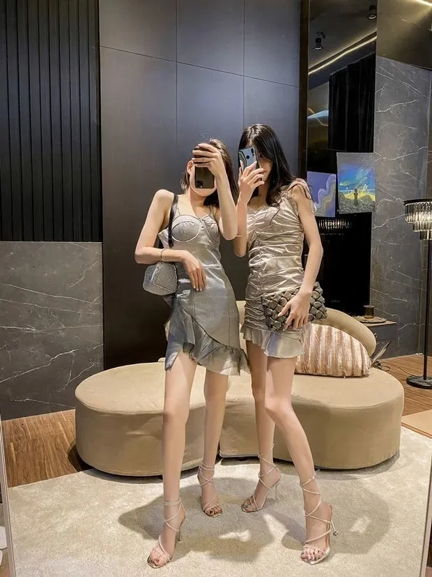 New Ddmywed Summer Square Head Rhinestone Sandals Slim Heel Open Toe High Heels Crystal Sexy One Line Roman Shoes Female_voghion.com