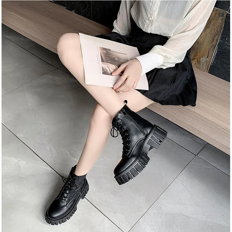 Women's Leather Lace-up Martin Boots Comfortable Winter Outdoor_voghion.com