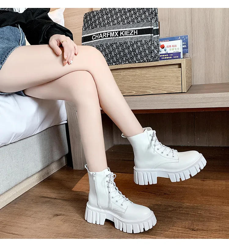 Women's Leather Lace-up Martin Boots Comfortable Winter Outdoor_voghion.com