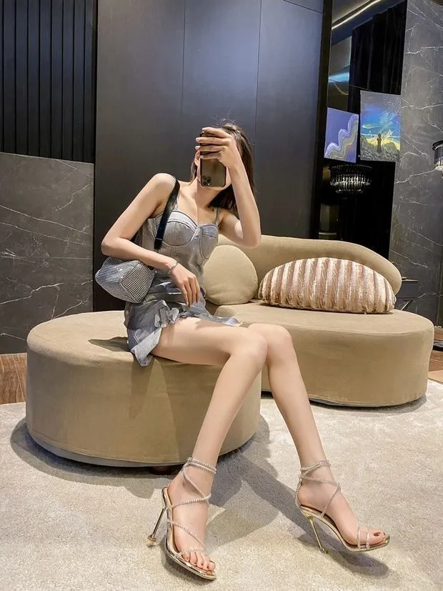 New Ddmywed Summer Square Head Rhinestone Sandals Slim Heel Open Toe High Heels Crystal Sexy One Line Roman Shoes Female_voghion.com