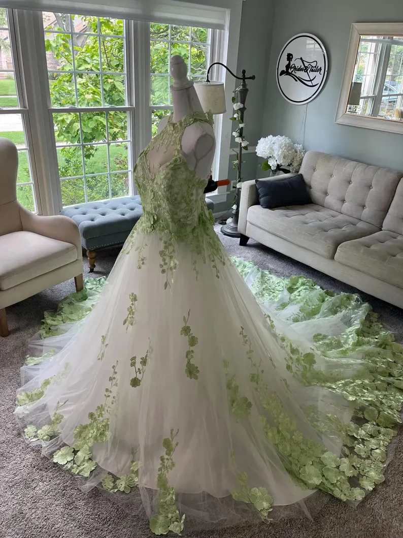 15% OFF Boho Lace A‑Line Bridal Gown – Ivory & Green Custom Wedding Dress 2025 Review