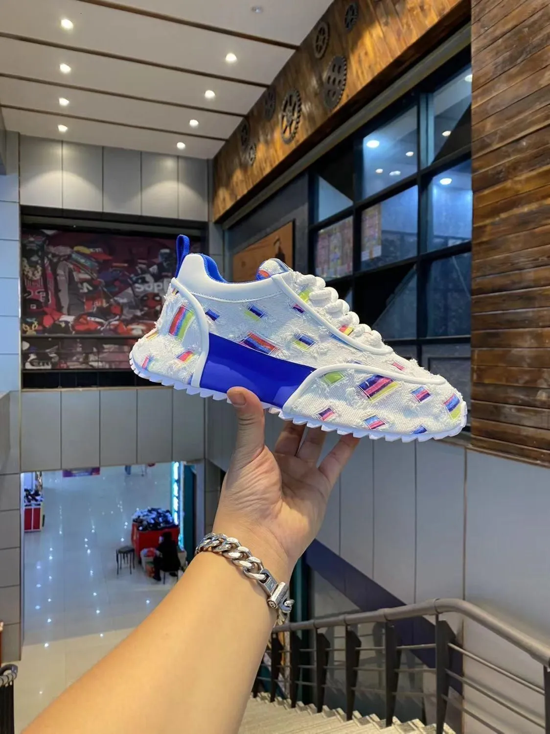 Herren-Sneaker mit Plateausohle für Frühling und Herbst – Trendige Mokassins mit farbenfrohen Streifen an der Sohle aus Canvas – Neu_voghion.com