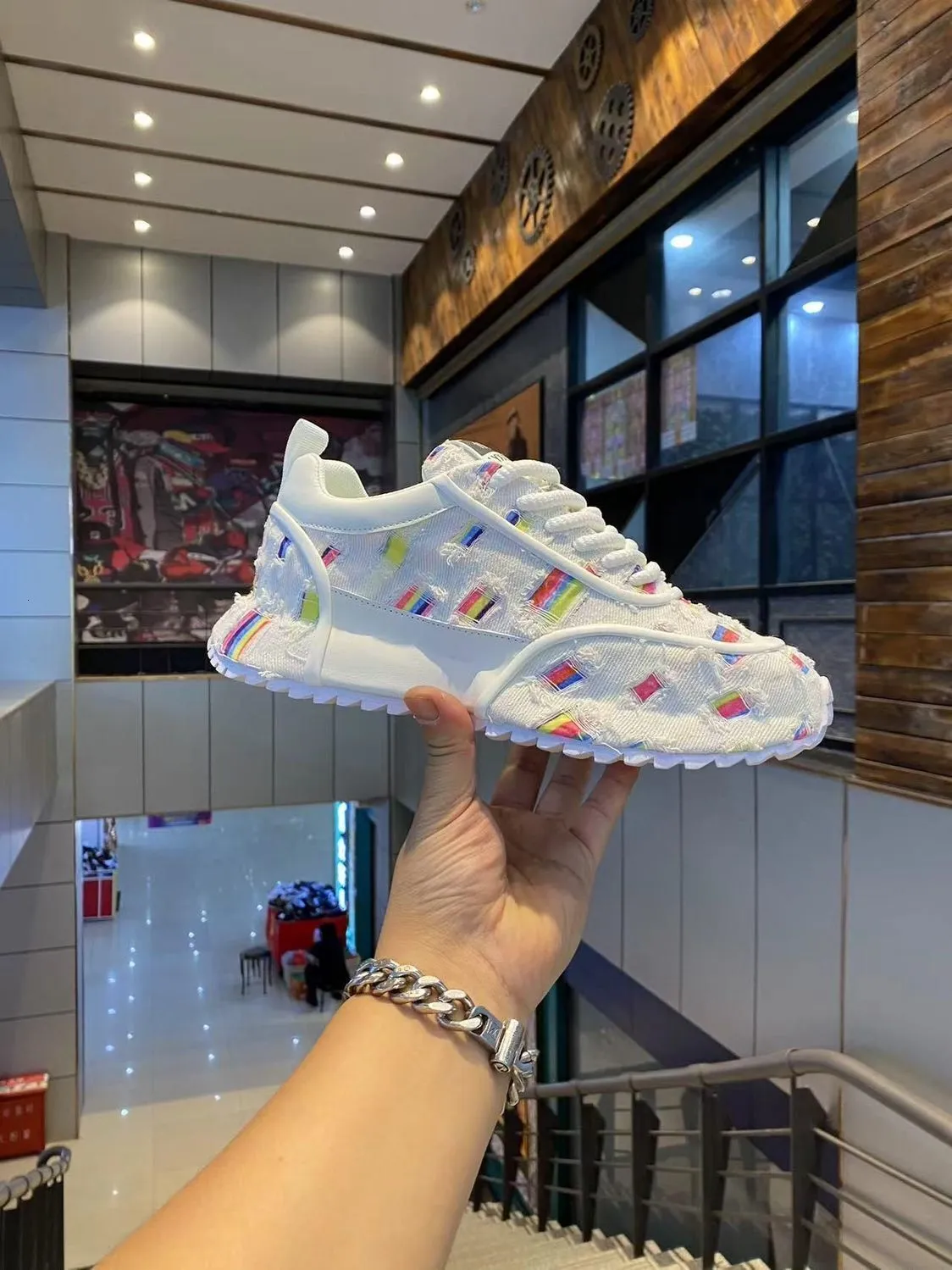 Herren-Sneaker mit Plateausohle für Frühling und Herbst – Trendige Mokassins mit farbenfrohen Streifen an der Sohle aus Canvas – Neu_voghion.com