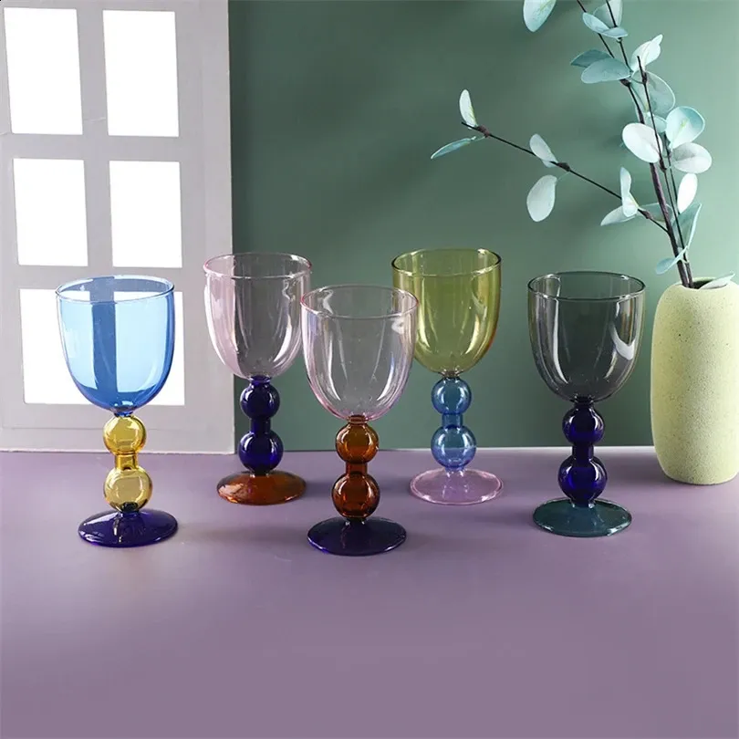 Bunte Glas-Weingläser mit Kontrastfarben - Kreative Trinkgläser aus Glas - Einfaches Design - Hochwertig und Langlebig