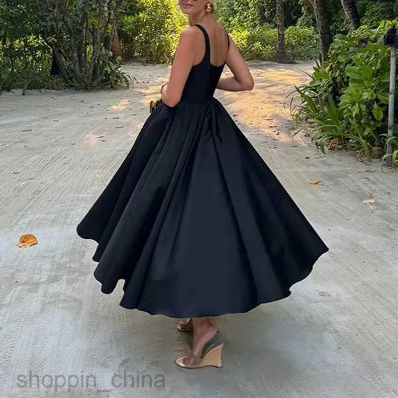 Elegant Sleeveless Tank Top Dress with Shoulder Strap and Suspended Pockets for Women
