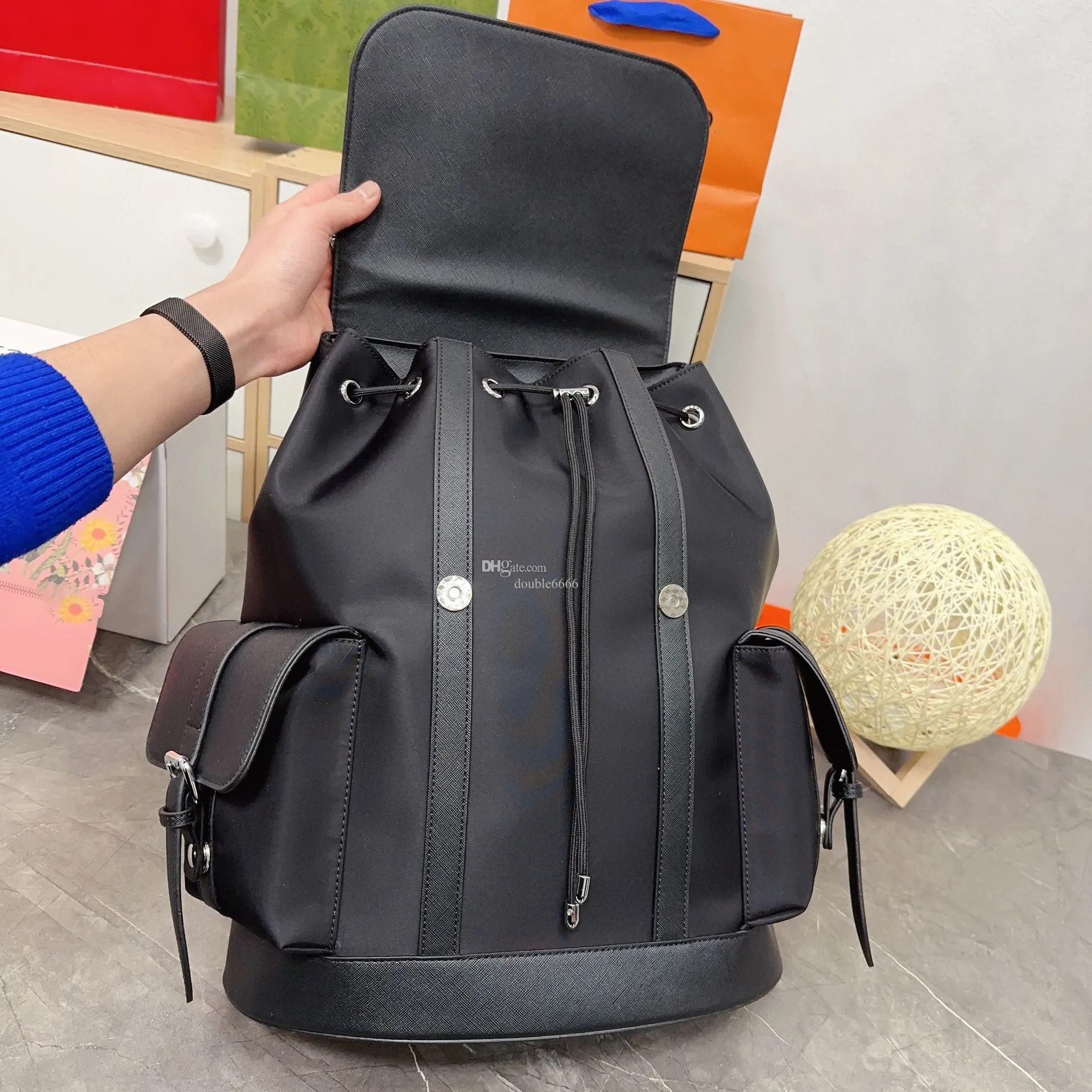 louis vuitton backpack black mens Campus - Men mean it’s easy to get at essentials Products by Louis Vuitton: Discovery