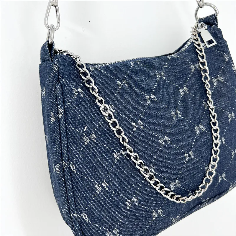 DHgate.com:Chic Plaid Crescent Crossbody Bag: Fashionable