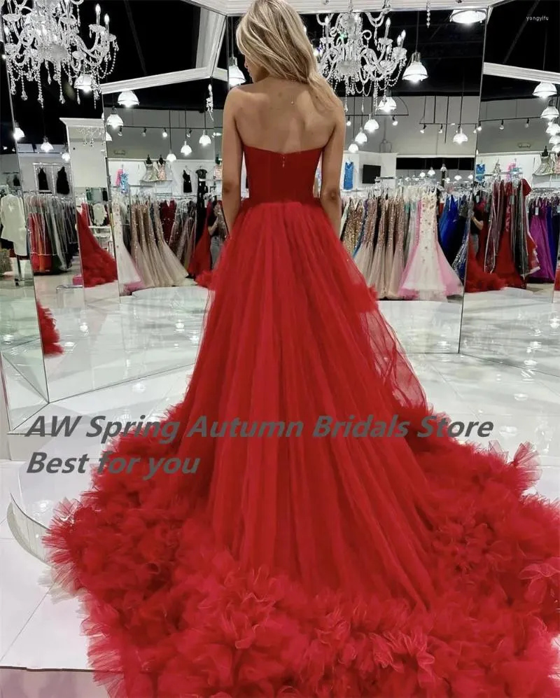 Red Sweetheart Strapless Ruffle Tulle Red Tulle Prom Dress With Curled Edges Perfect For Formal Occasions Weddings And Evening Parties In 2024 From Yongyifu 188.58 DHgate.Com