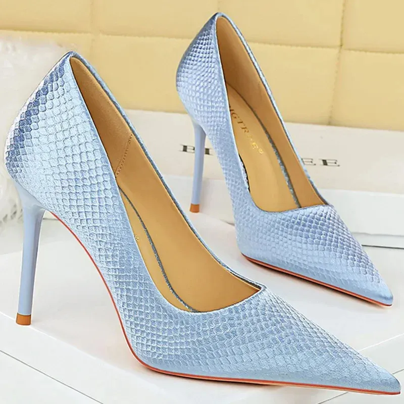 Wholesale Womens Classic Silk Stiletto Pumps High Heels