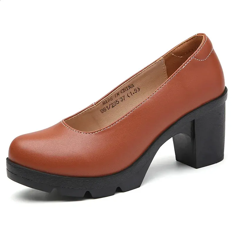 Round toe pumps mid heel deals