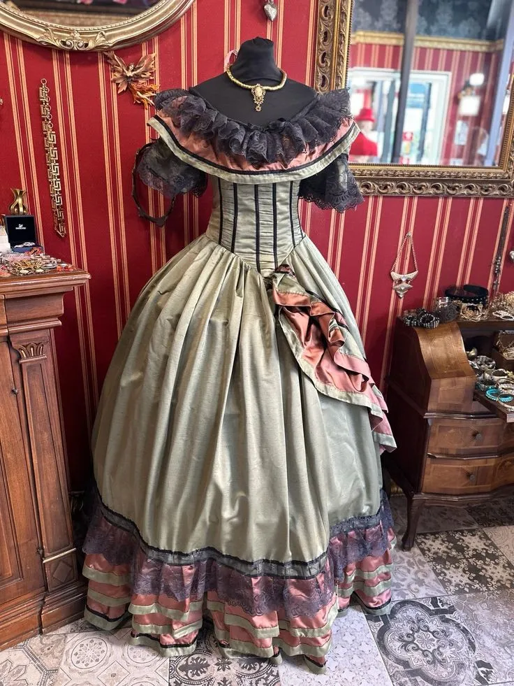 Vintage European Gothic Gothic Ball Gown With Puffy... From Readygogo, $168.9 | DHgate.Com Vintage European Gothic Gothic Ball Gown With Puffy... From Readygogo, $168.9 | DHgate.Com