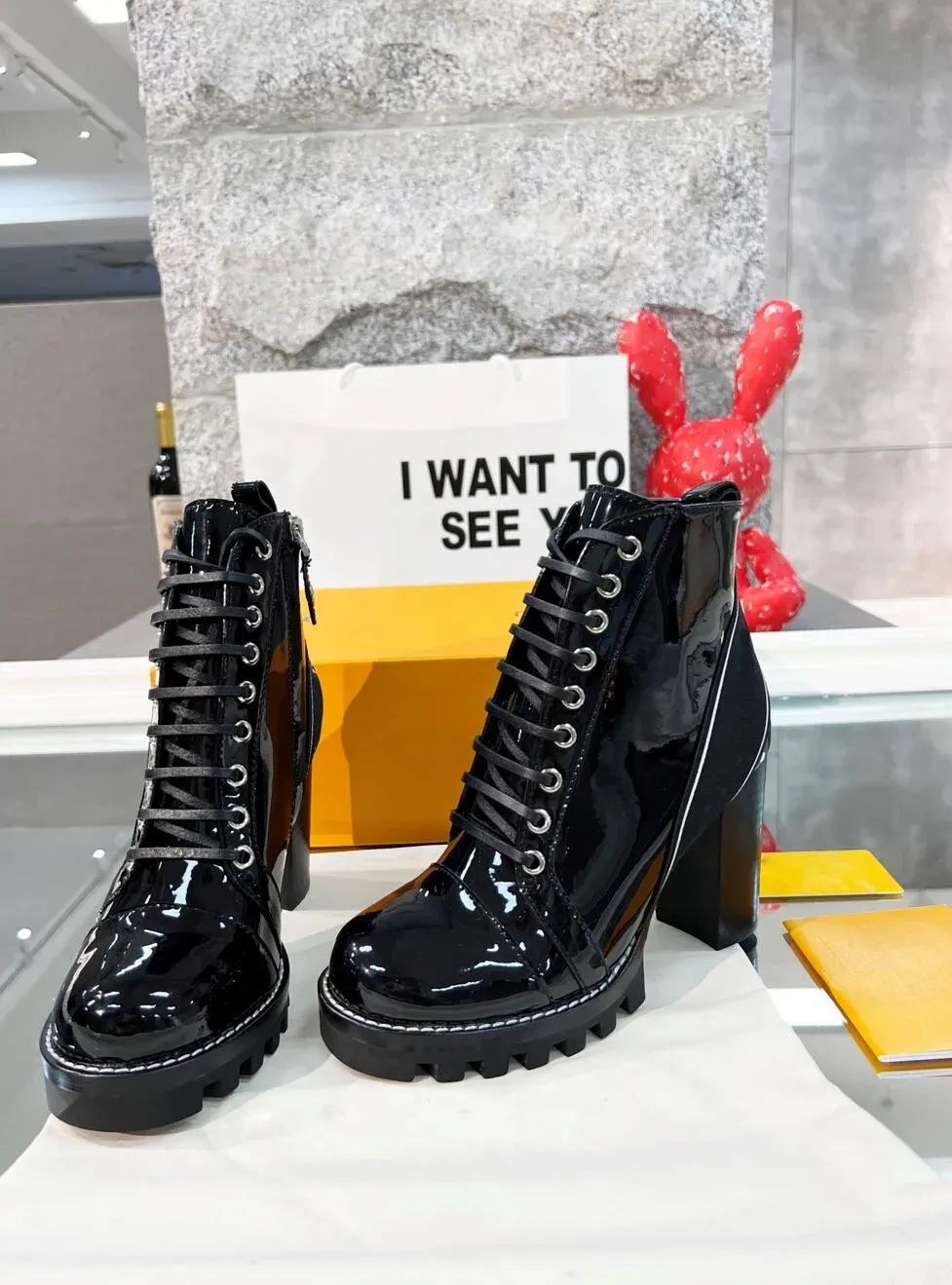 Economize muito em Botas De Tornozelo De Trilha De Luxo: Grossa De Conto De  Calcanhar Martin Para Mulheres em grandes quantidades Melhores ofertas