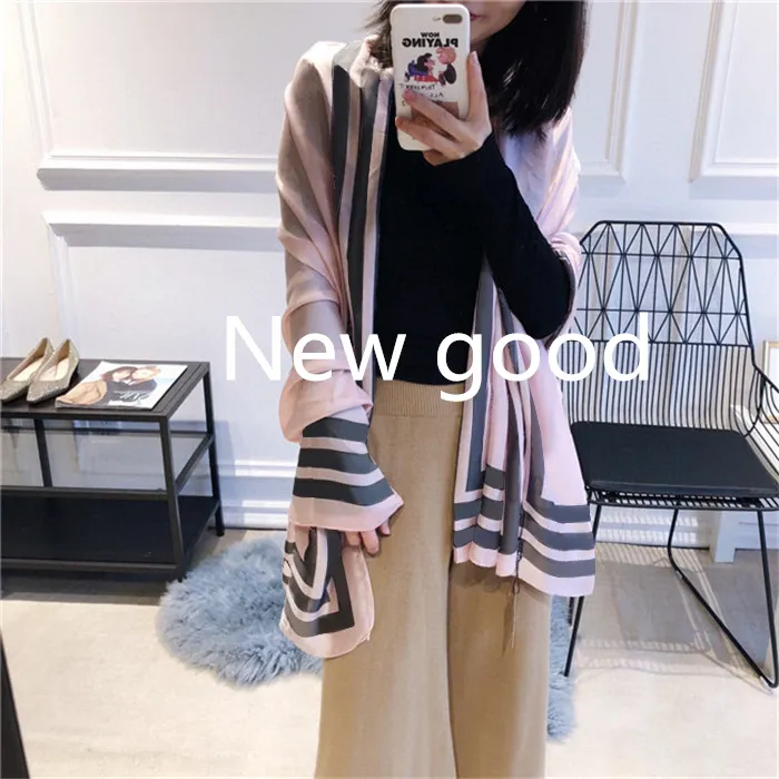 Lenço de seda de luxo para mulher xaile clássico com letras estampadas_voghion.com