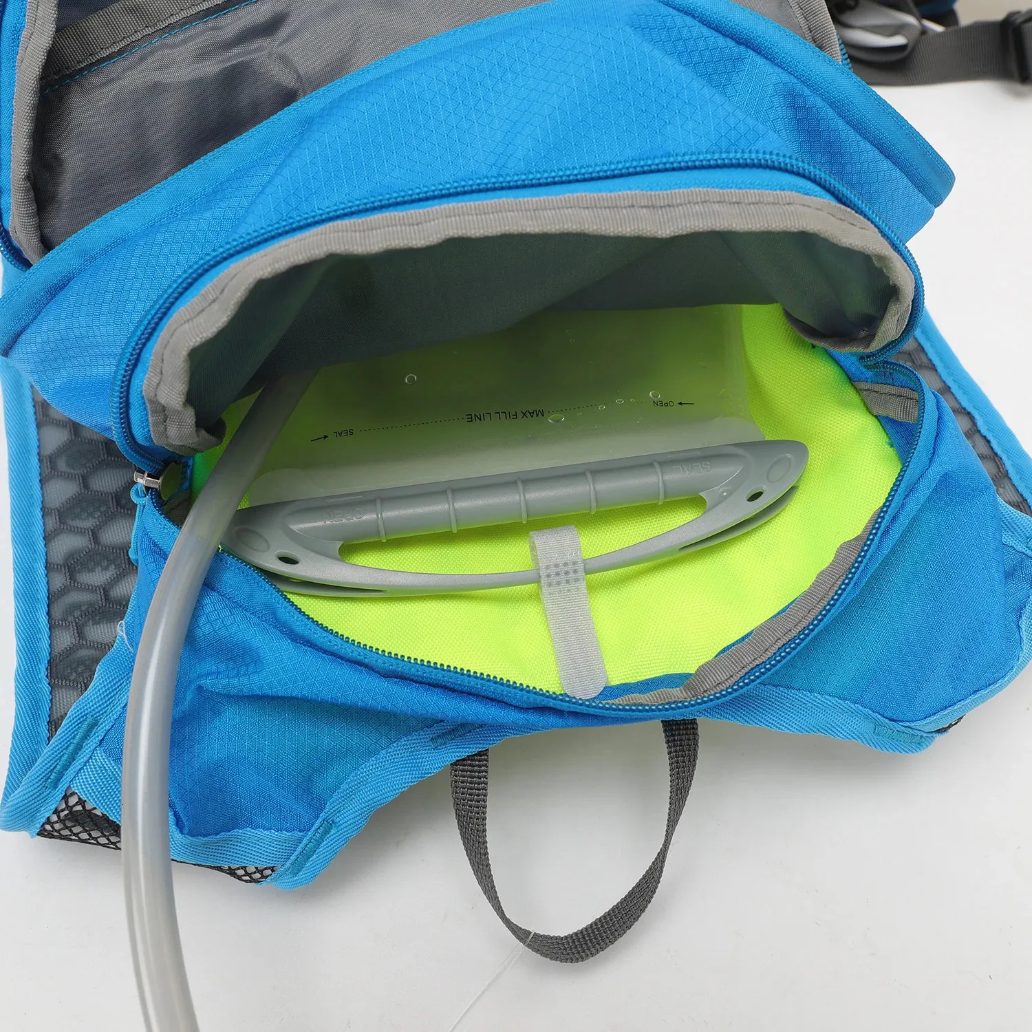 Sac D'hydratation Léger 8L Avec Poche à Eau 2L - Noir/Orange Pour Course à Pied Et Randonnée