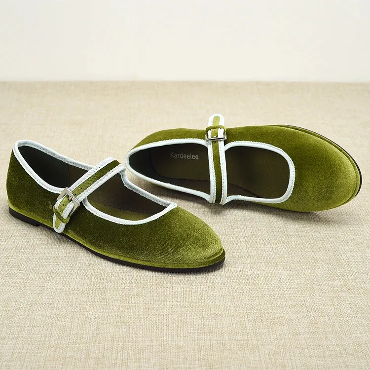 Chaussures plates à bout rond de style espagnol pour femmes Veet Mary Jane Fashion pour femmes Vert Bleu Marron 240705_voghion.com
