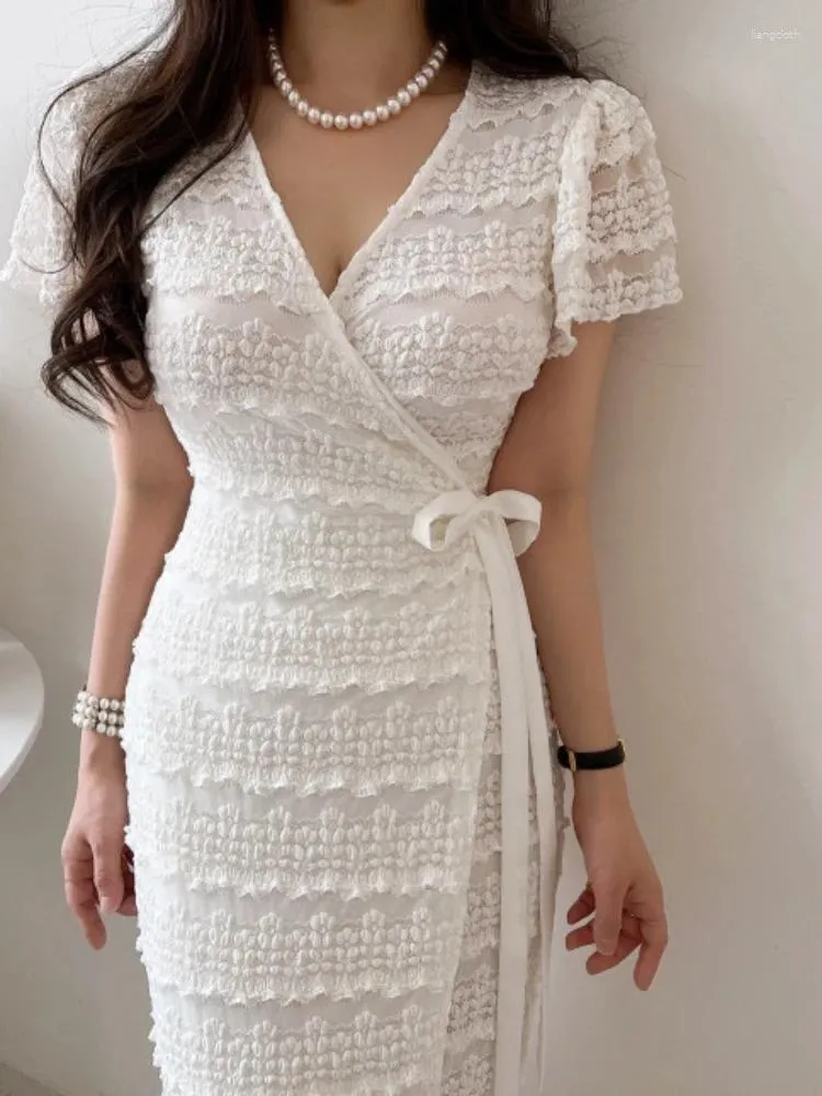 Long Sleeves Vintage Inspired White Bodycon Dress Long Sleeves Vintage Inspired White Bodycon Dress