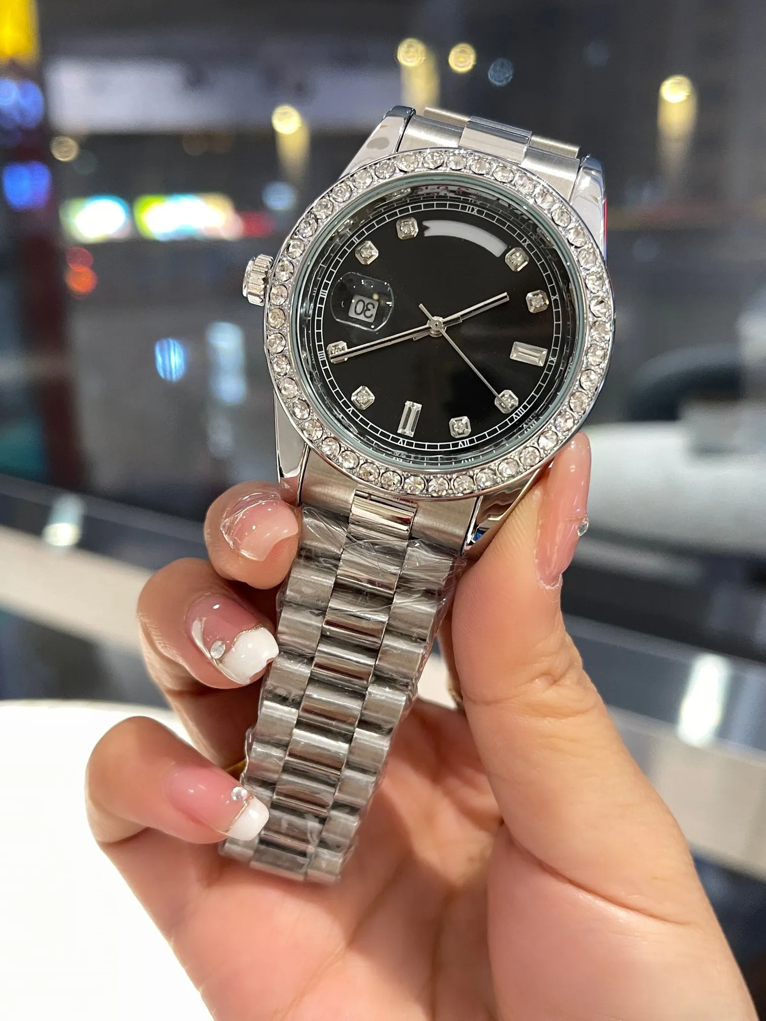 DHgate.com:Mens 41MM Classic Series Day Date Watch | Quartz