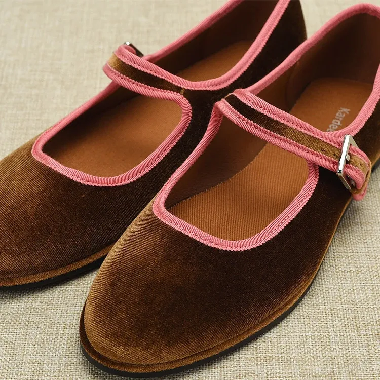 Chaussures plates à bout rond de style espagnol pour femmes Veet Mary Jane Fashion pour femmes Vert Bleu Marron 240705_voghion.com