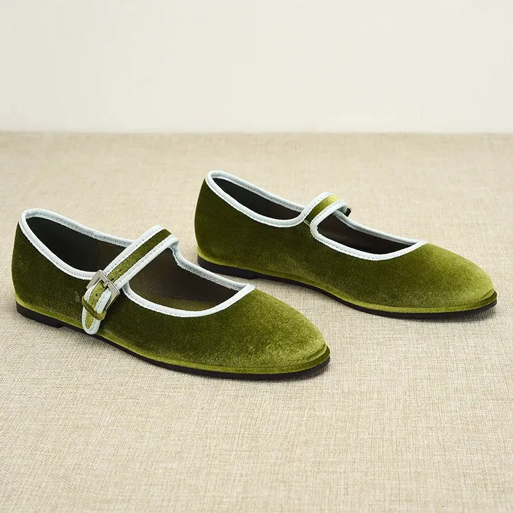 Chaussures plates à bout rond de style espagnol pour femmes Veet Mary Jane Fashion pour femmes Vert Bleu Marron 240705_voghion.com