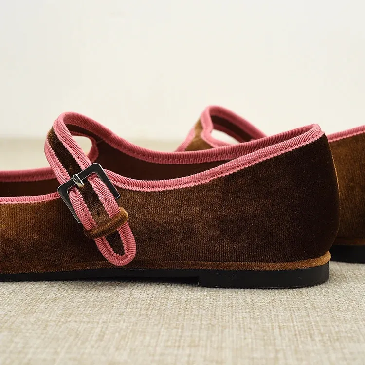 Chaussures plates à bout rond de style espagnol pour femmes Veet Mary Jane Fashion pour femmes Vert Bleu Marron 240705_voghion.com