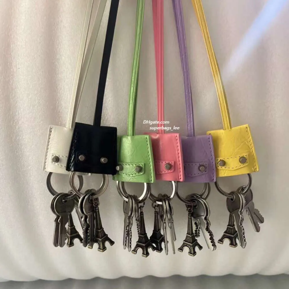 Designer Leather Keychain Set: Luxury Accessories for Men