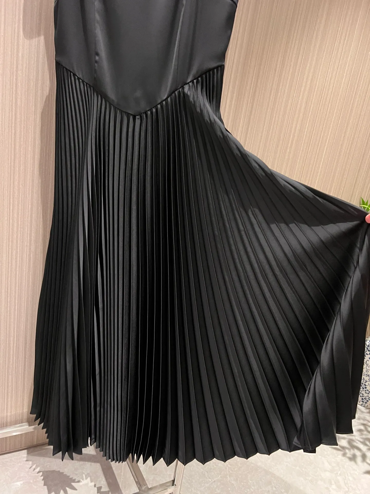 boho festival maxi dress ALC Willow pleated viscose midi dress – For Reference Store