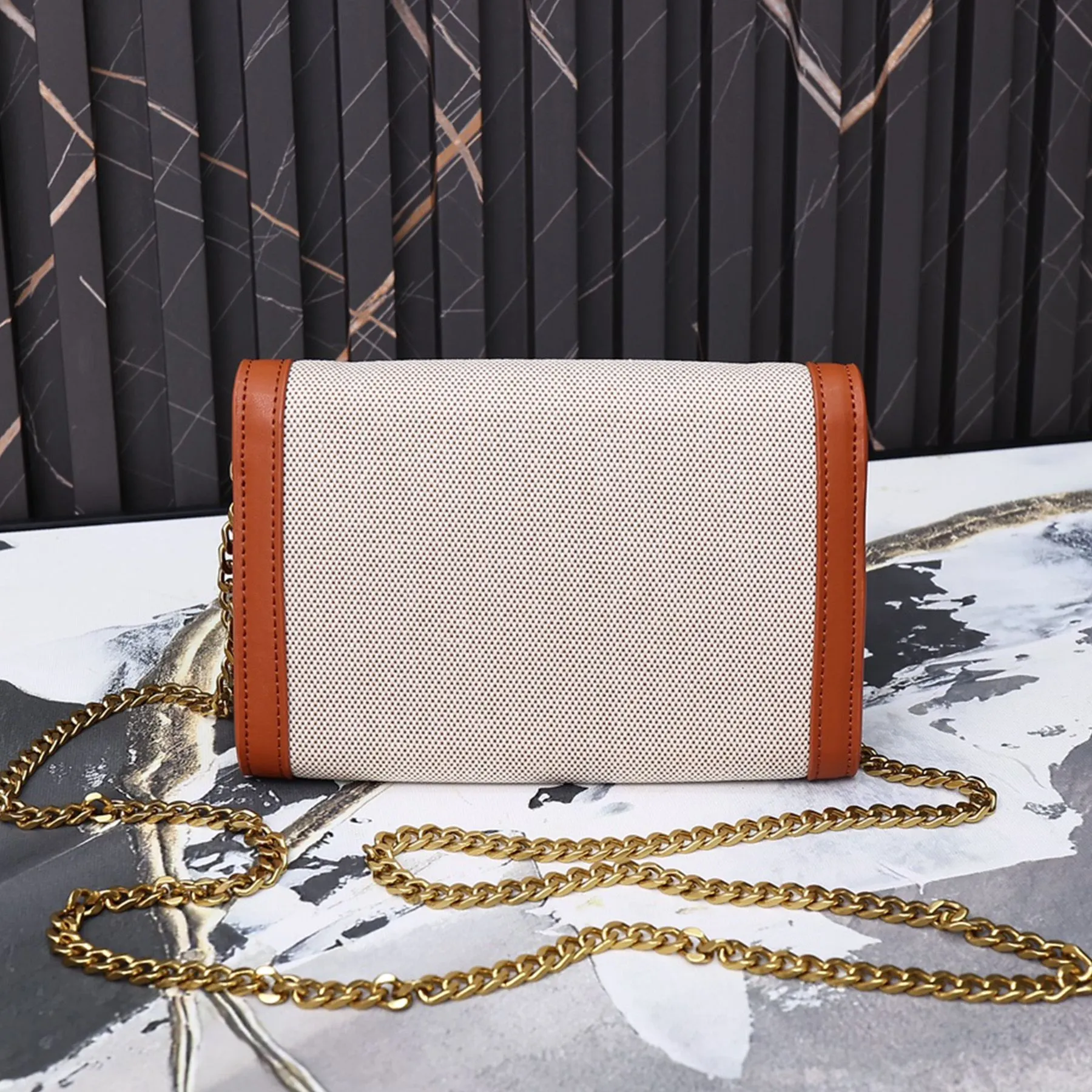 Uptown chain wallet shop