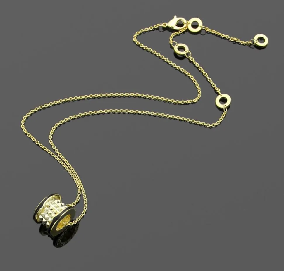 Colliers en acier inoxydable pour hommes et femmes, mode européenne et américaine, bords de lettres gravés en or, chaîne à pendentif en diamants_voghion.com