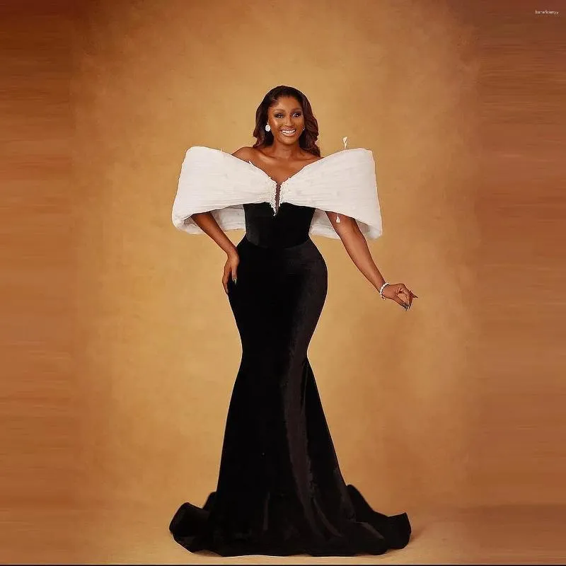 Custom Made Velvet Mermaid Black Velvet Evening Gown With Big Bow Black And White Beads And Bangle Detailing Perfect For Prom Parties Birthdays Girls From Beneficienyy 116.6 DHgate.Com