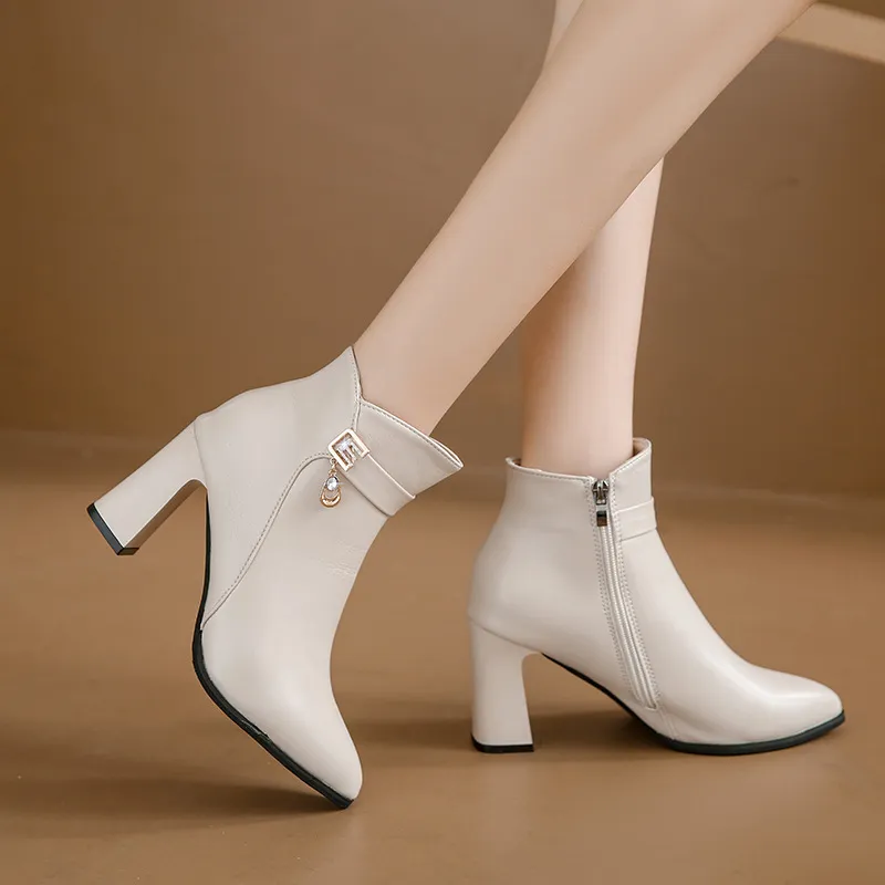Autumn Winter Womens New Design Boots High Heel Clunky Sole Simple Style Minimalist Style Fashionable Comfortable Suitable Triple Beige From 46 23 DHgate