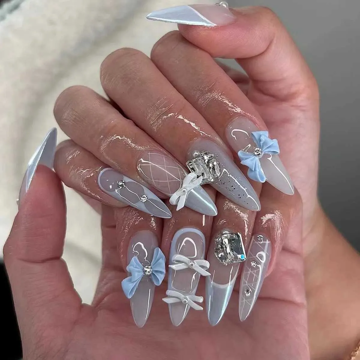 24 Stück Falsche Nägel Mit Glossy Herz & Schleifen-Design – Press-on, Einfach Anzubringen – Für Frauen & Mädchen