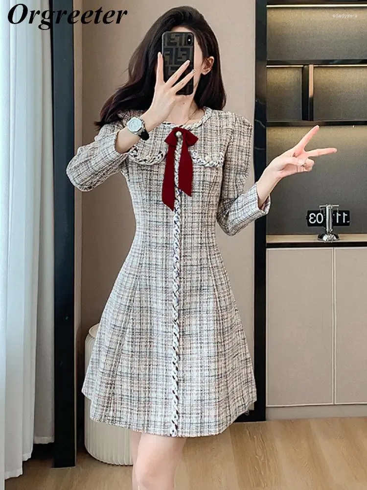2024 Tweed Mini Dress for Women: Elegant Autumn Fashion with Sweet Bowknot 2024 Tweed Mini Dress for Women: Elegant Autumn Fashion with Sweet Bowknot