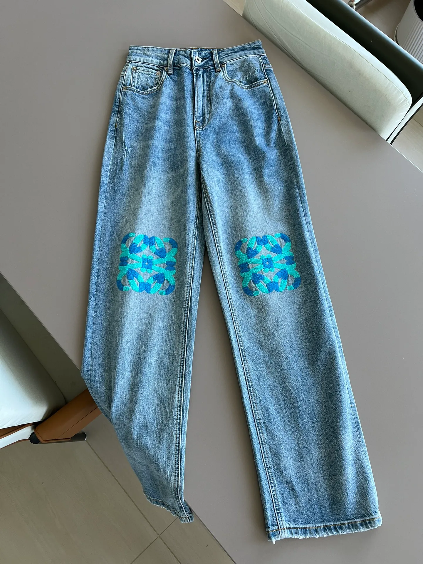 Premium Designer Jeans Anagram Logo, High-Quality Denim, Regular