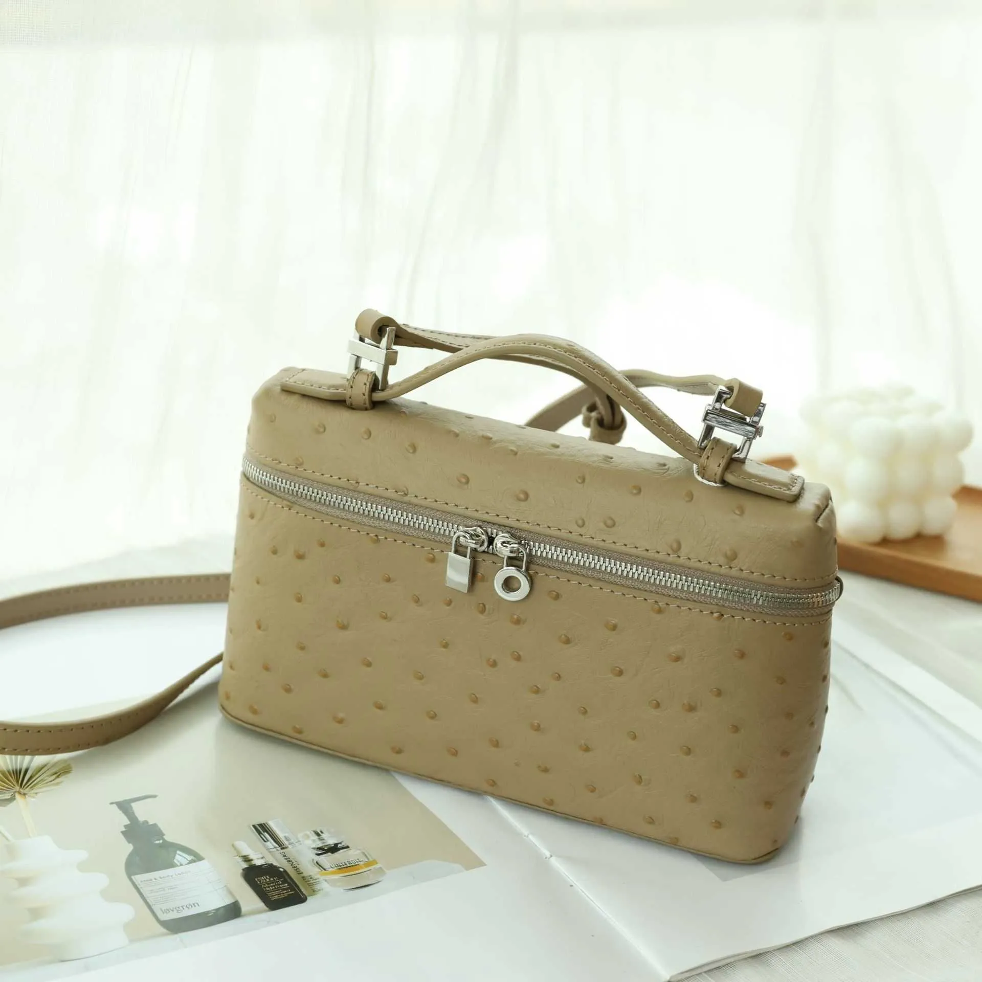 DHgate.com:KUYR Light Luxury Minimalist Ladies Genuine