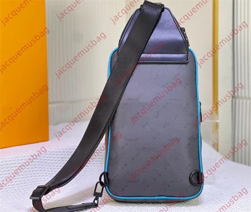 DHgate.com:Versatile Mens Bag Collection: Trio Messenger