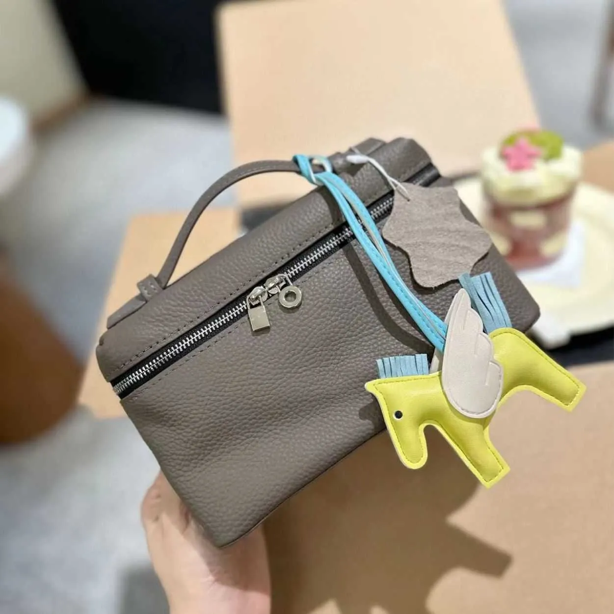 Chic Box Bag Elegant Ladies Designer Handbag, Light Luxury Minimalist  Style, High-End Womens Bag Buy Now!