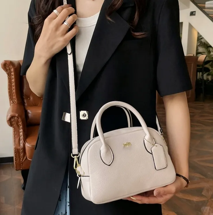 Spezielles Interesse Design Boston Bags Frauen Einfache vielseitige Handtasche Crossbody Small Square Bag