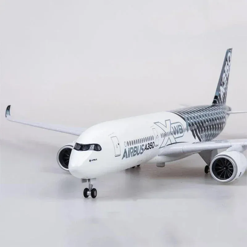 Airbus A350 Model Plane - 47cm 1/142 Scale Prototype Replica