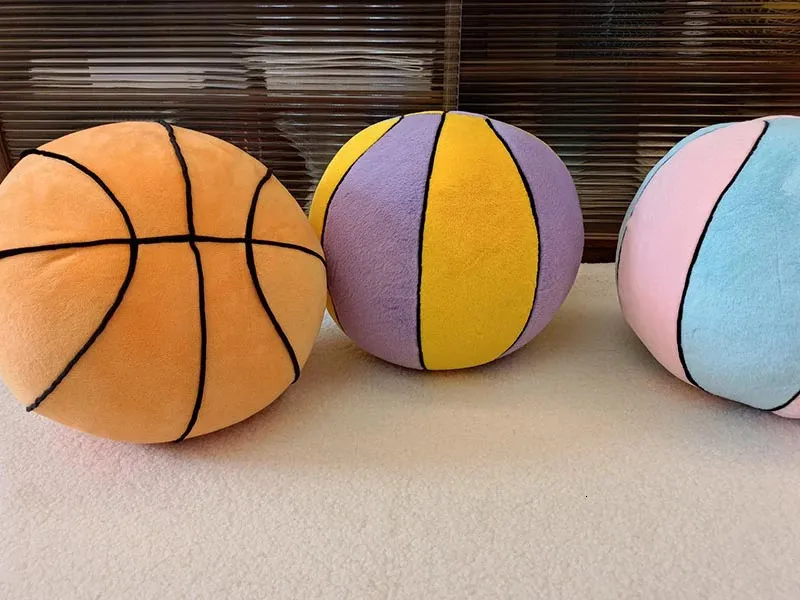 Oreiller Peluche Basketball 3D – Jouet Sportif Ultra-Doux, Déco Chambre, Cadeau Fan Anniversaire