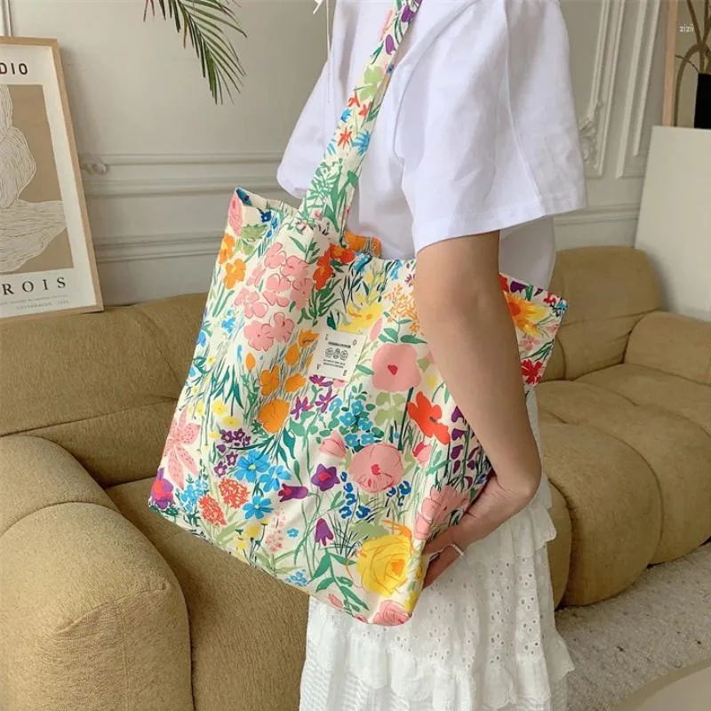 Vintage floral handbags hotsell