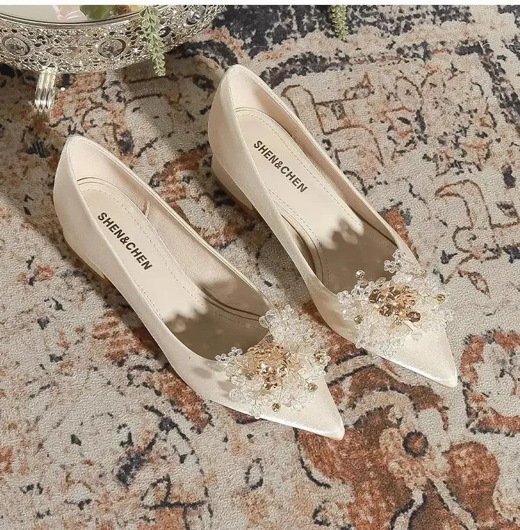 Pointed Low Heel Bridal Flats For Women Elegant Wedding Shoes_voghion.com