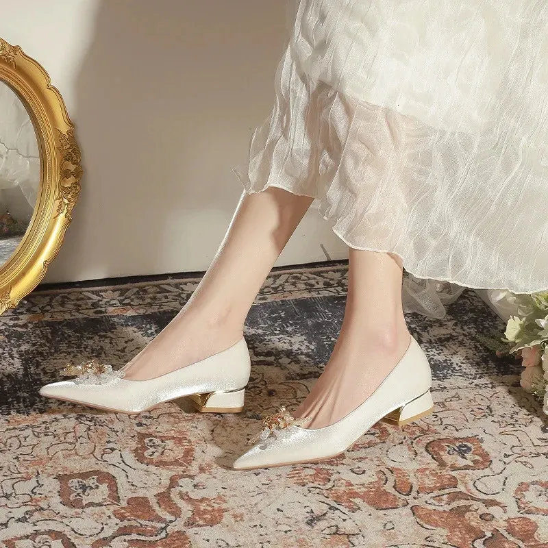 Size 34 43 Low Heel Pointed Wedding Bride 3cm Ladies Flats Shoes 240708_voghion.com