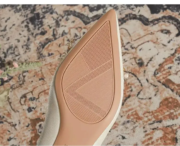 Pointed Low Heel Bridal Flats For Women Elegant Wedding Shoes_voghion.com