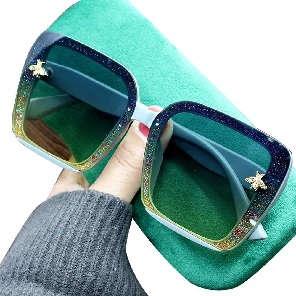 Square Sunglasses Women : Vintage Fashion, UV400 Protection  display picture 2