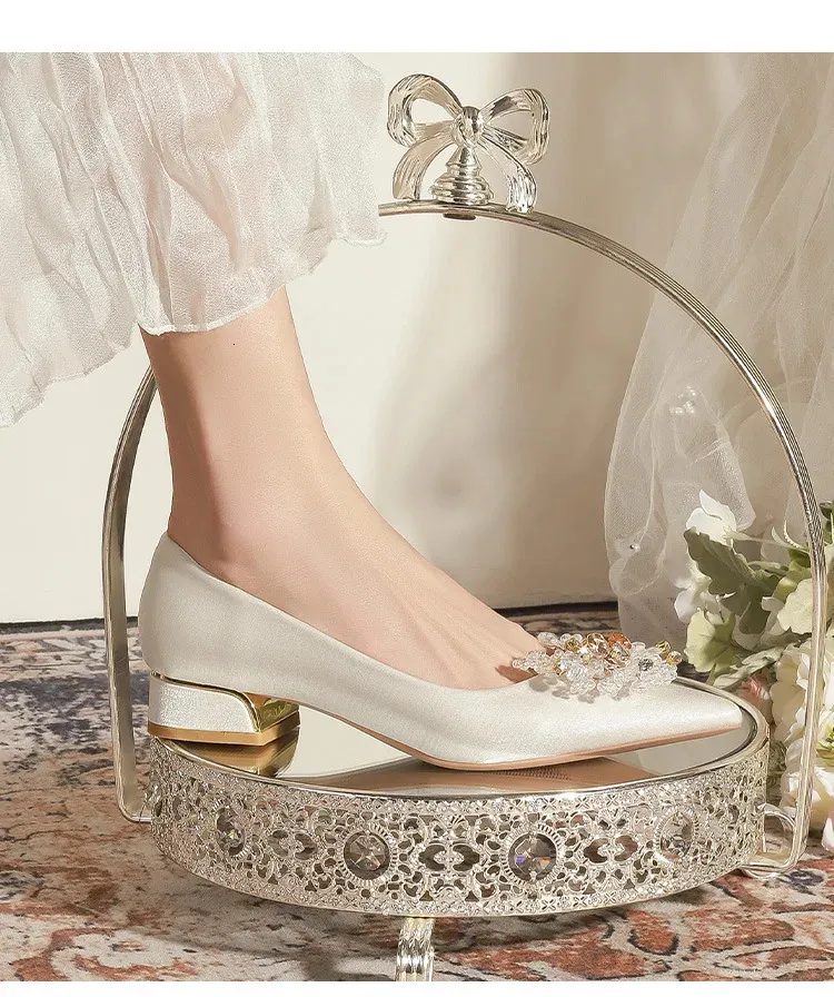 Pointed Low Heel Bridal Flats For Women Elegant Wedding Shoes_voghion.com