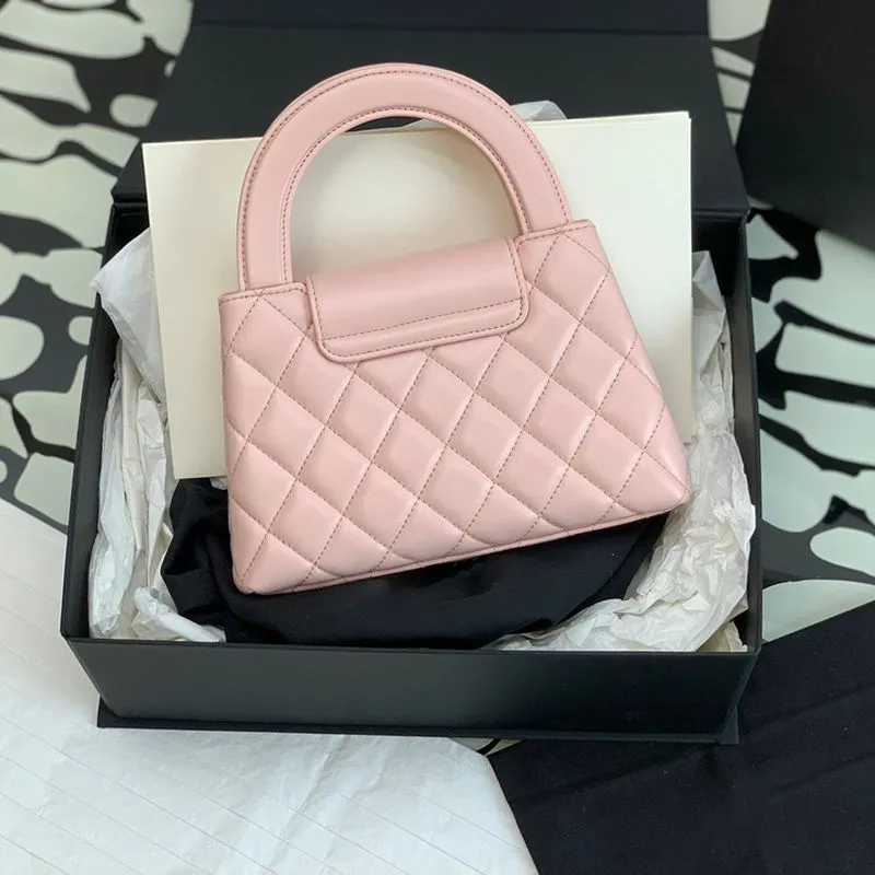 The Importance of Choosing Personalized Name Printed Bags to Carry Your Identity
