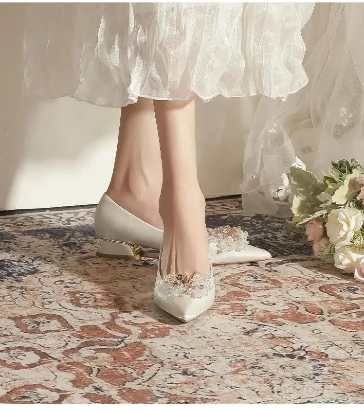 Pointed Low Heel Bridal Flats For Women Elegant Wedding Shoes_voghion.com