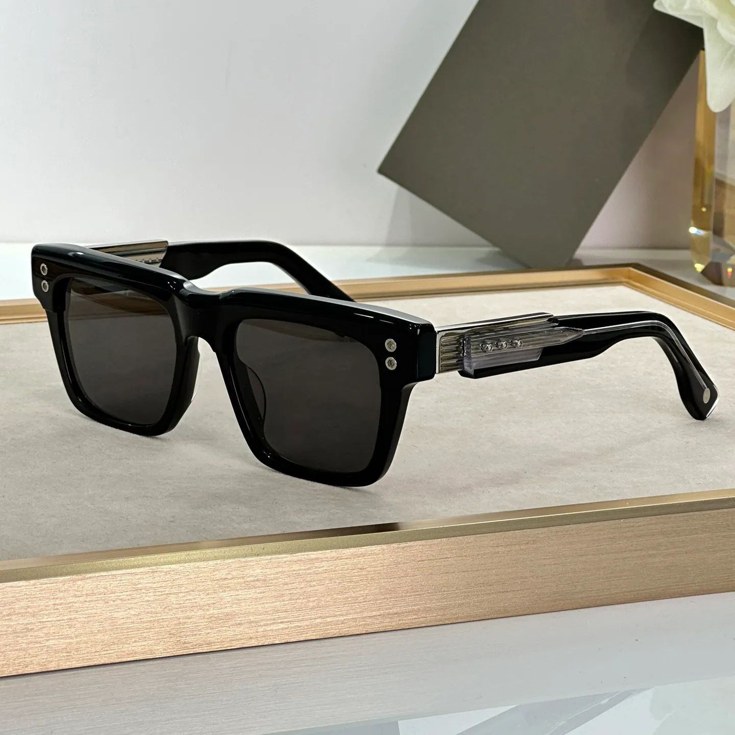 Fashion Sunglasses For Men Women WARTHEN DTS 434 Eyewear Designers